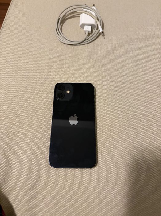 Iphone 12 mini, casti si huse