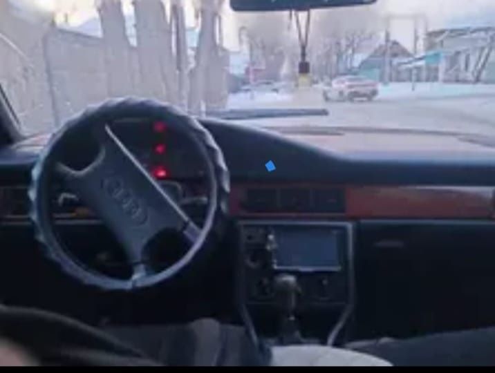 Срочно продам ауди 100