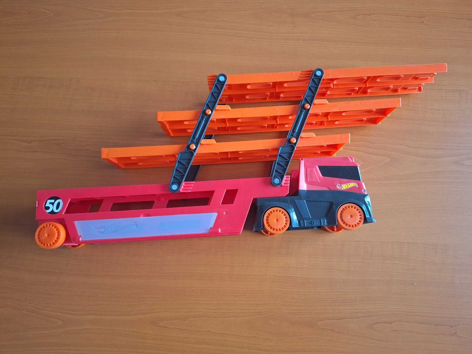 hot wheels mega hauler