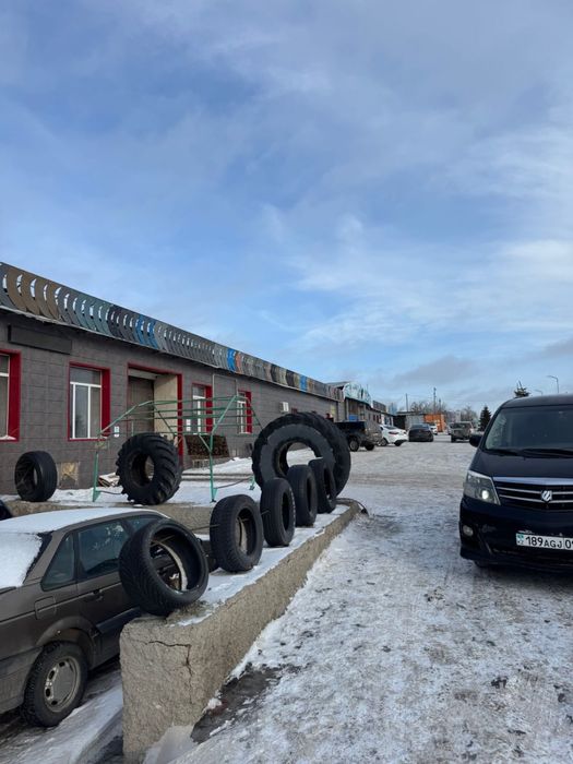 Сдаю подъемник в автосервисе