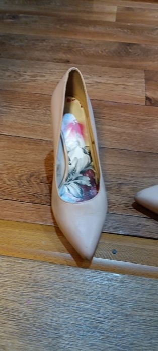 Туфли на шпильке