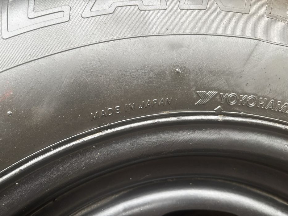 Продам пару шин на железных дисках