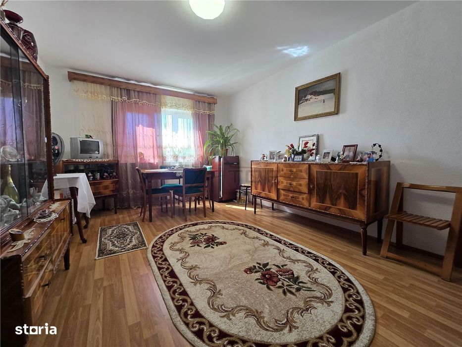 Apartament 3 camere, 2 bai, etaj intermediar- Nicolina — fotografia 1
