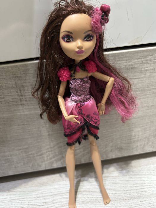 Продавам кукли bratz и monster high g1 и ever after high