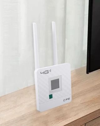 Wi-Fi Роутер 4G LTE CPE вместе с блоком питания