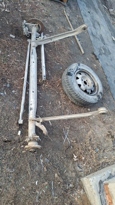 Продаю запчасти на Audi 100