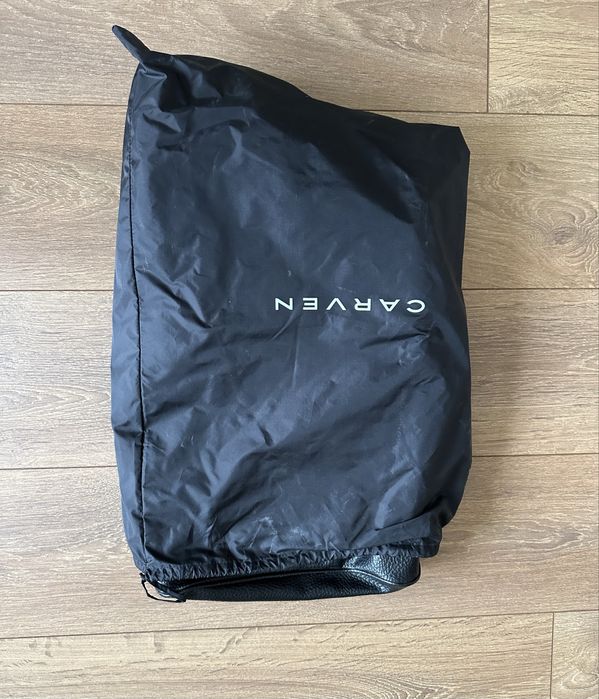 Кожена чанта carven paris