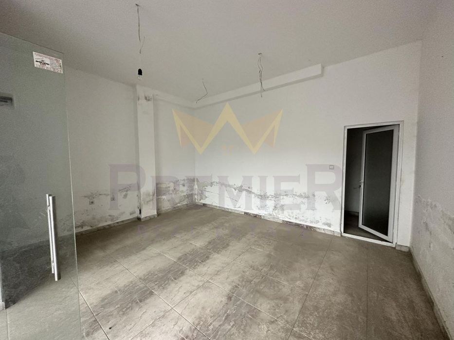 Продава се Магазин в Поморие - 37 кв.м за 1217 €/кв.м - Снимка #5
