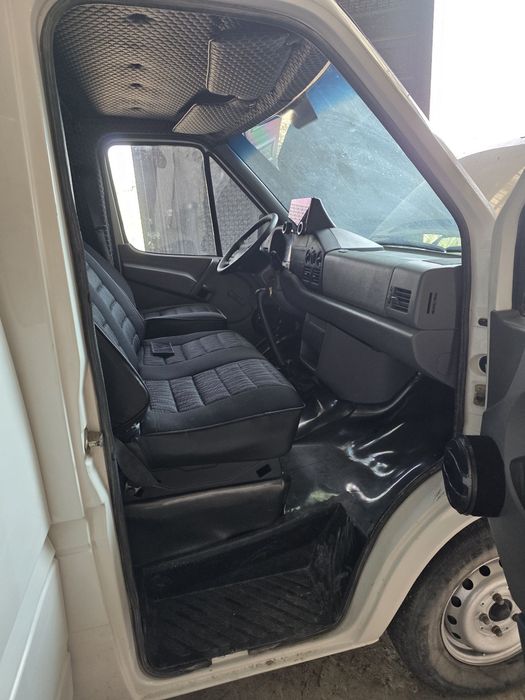 Mercedes-Benz Yuk Furgon