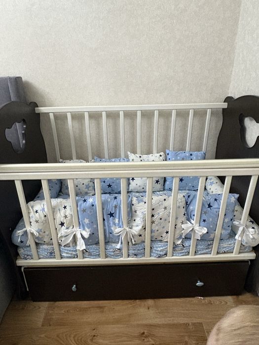 Продам детскую кроватку