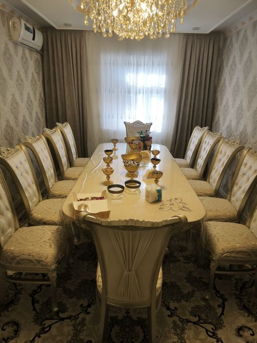 Стол стул сотилади 900$