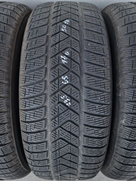 Зимни гуми 4 броя PIRELLI Scorpion 235 65 R17 дот 5018