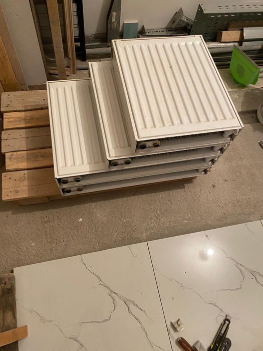 Продаются 4шт б/у  радиаторы Buderus