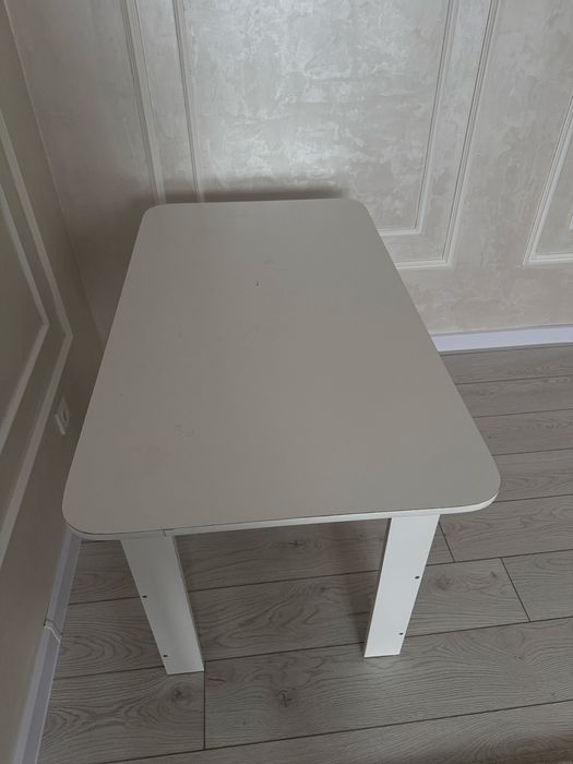 Продам стол кухонный