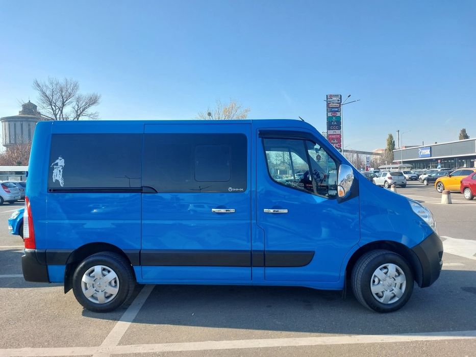 URGENT ! Opel Movano ( Renault Master ), 9 locuri ( 8+1 ) , motor 2.3, 165 cp, an fabricatie  2015