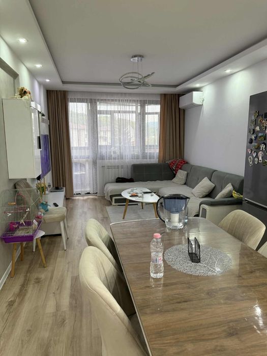 Продава се Тристаен апартамент в Търговище, Център - 88 кв.м за 1966 €/кв.м - Снимка #2