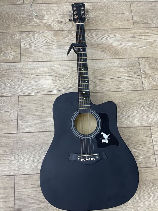 Гитара акустическая