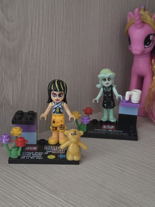 Monster high клео и лагуна