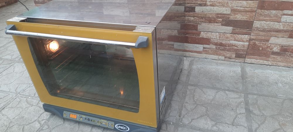 Машина за Тесто 20литра и Конвектомат Фурна UNOX  XF135 220V Дигитален Дисплей