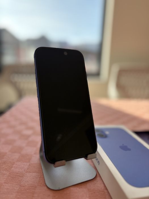 Vand iPhone 16 UltraMarine ca nou!