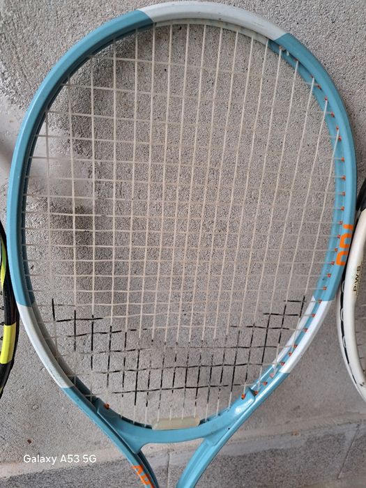 Тенис ракети за тенис на корт