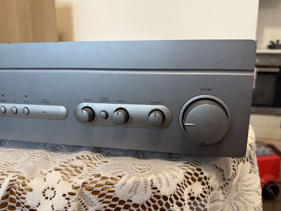 Nad C-352 Качествен стерео усилвател