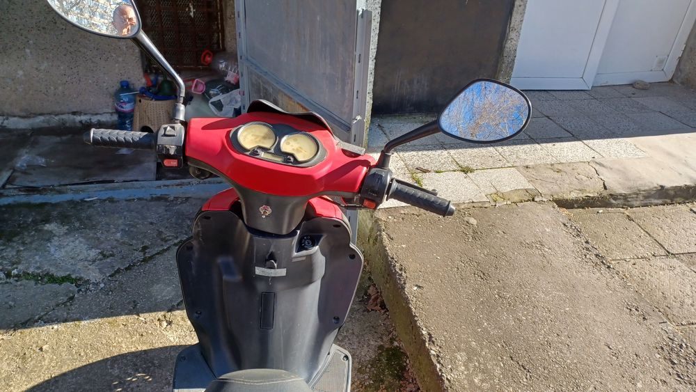 Продавам скутер 49 кубика