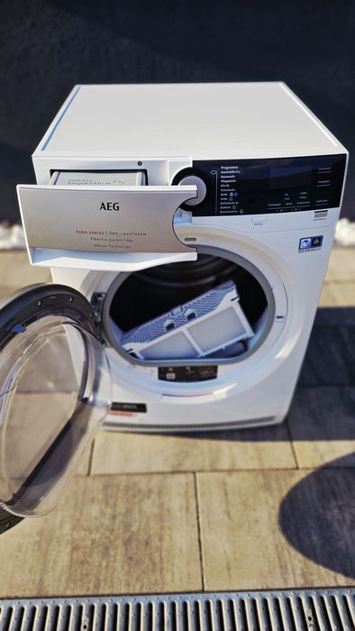 Uscator de haine Aeg seria 9000 cu 3D scan fiber pro.