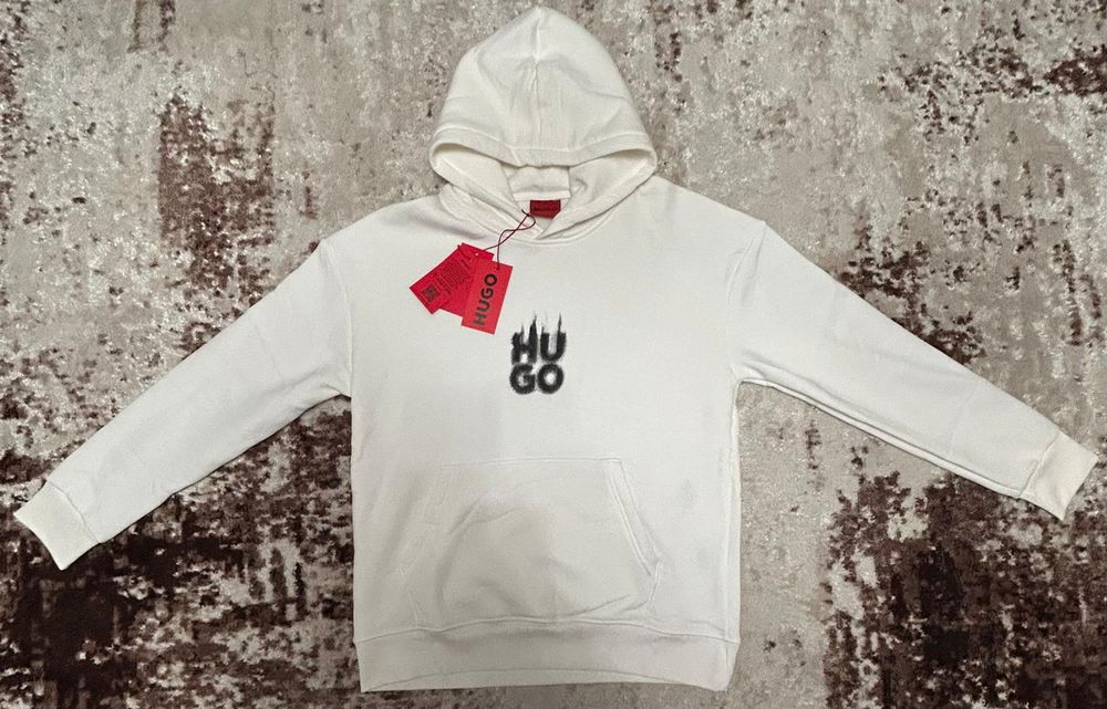 Vând hanorac nou de bărbați Hugo