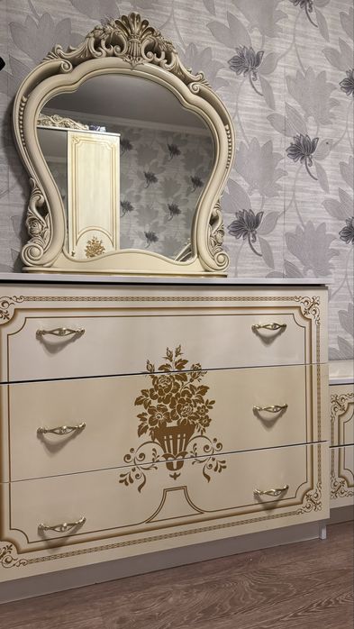 Срочно Продам Спальный гарнитур