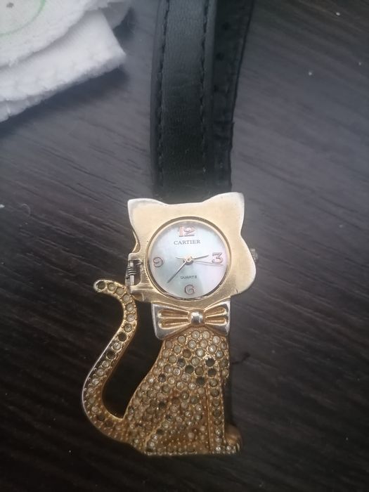 Продам часы под cartier