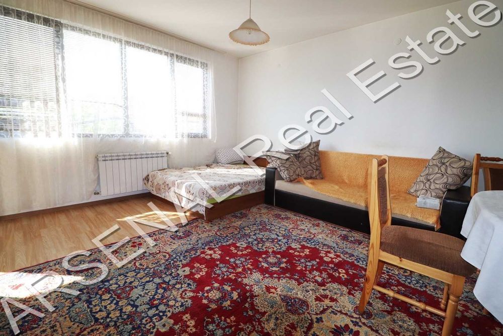 Двустаен апартамент под наем, Стрелбище