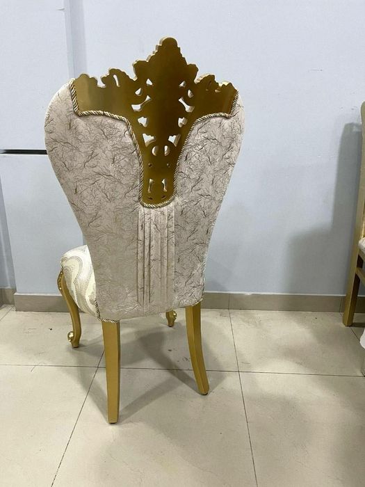 Оригинал рестоврация столов и стульев.