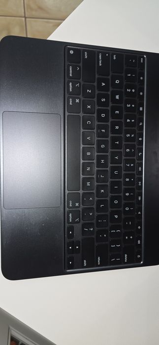 Tastatura 13 inch Apple M4 si Pen Pro