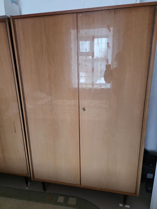 Шкафы плательные, двухстворчатые