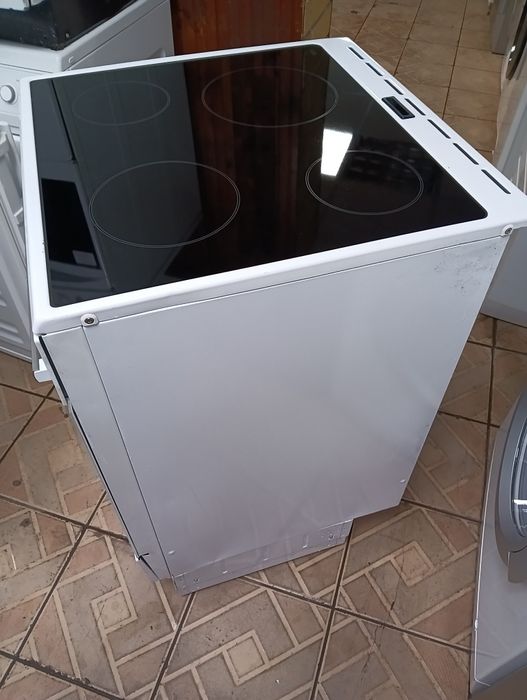 Като нова свободно стояща печка Бош Bosch с 2 години гаранция!