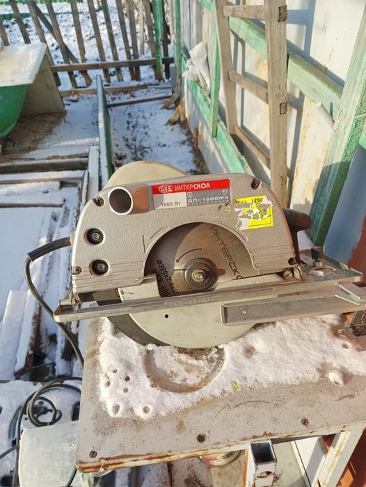 Продам циркулярную пилу
