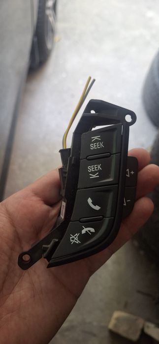 Продам пульт от руля спарка 4 позиции.для управления мултимедия.состоя