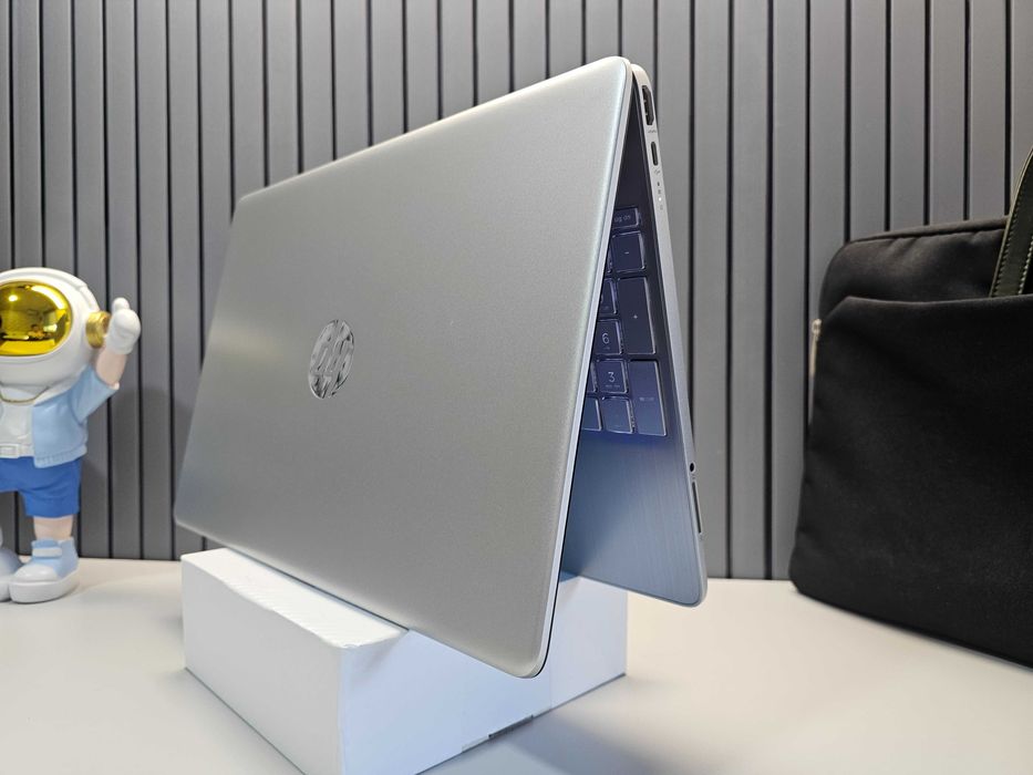 ПРОДАМ HP Laptop 15 2025 Офисный Ноутбук QuadN4120/4GB/512SSD/15.6"FHD