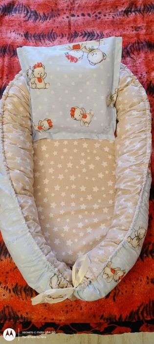 Двулицево бебешко гнездо с възглавничка