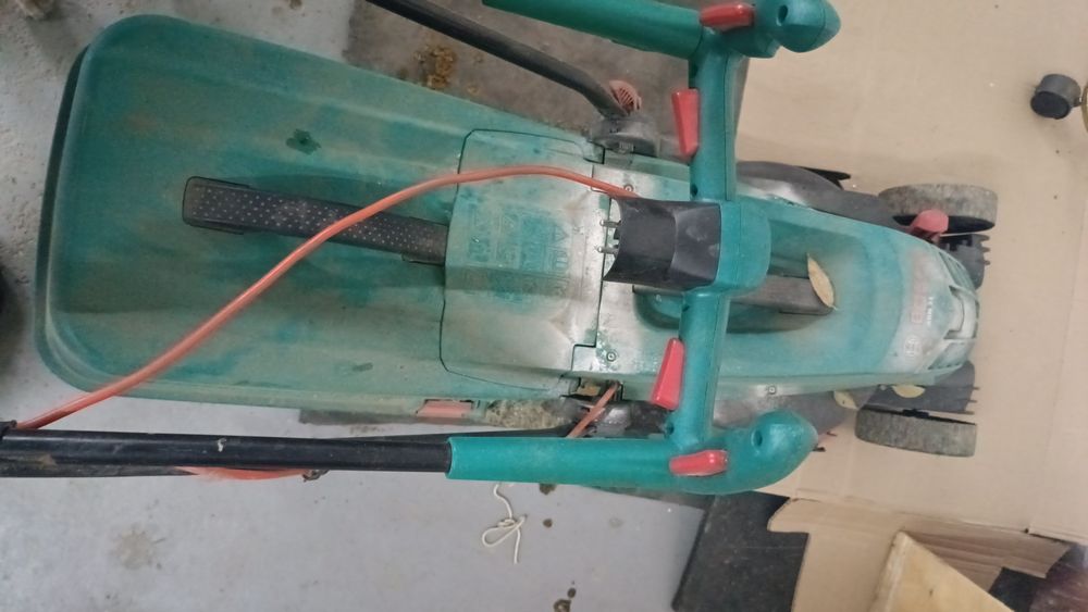 Газонокосилка электрическая