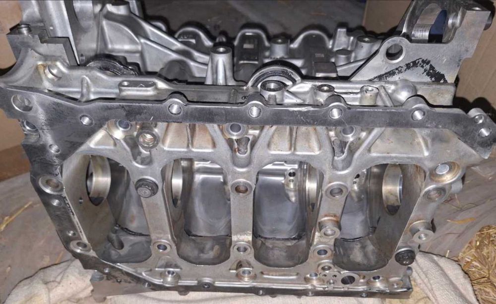 Блок цилиндр (шорт-блок)  Hyundai / Kia объемом 2,0 литра.