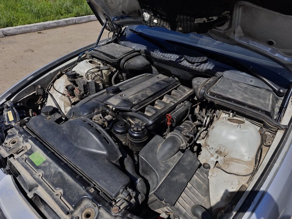 Продаётся BMW 523i