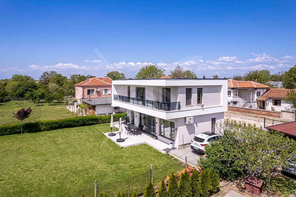 Продава се Къща в с. Бенковски, Област Пловдив - 205 кв.м за 1400 €/кв.м - Снимка #1