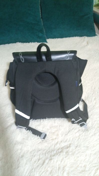 Детский школьный рюкзак для его или ее