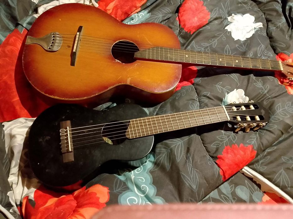 Продавам 2 китари