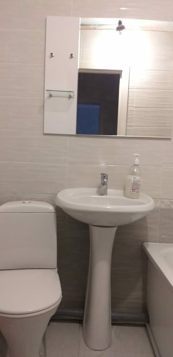 кафель  ,ламинат,установка дверей