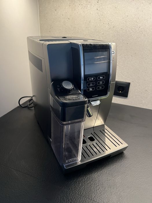 Delonghi кафе машина с кутия