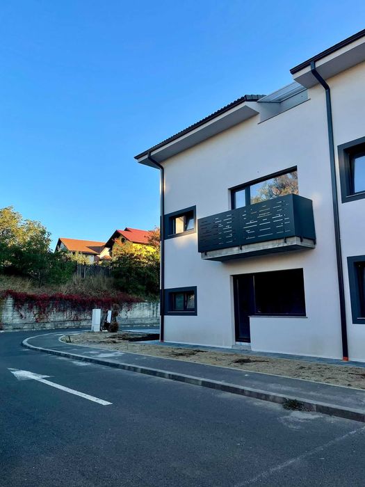 Persoana Fizica Vand apartament cu gradina in casa de 100mp – Zona Pod IRA...
