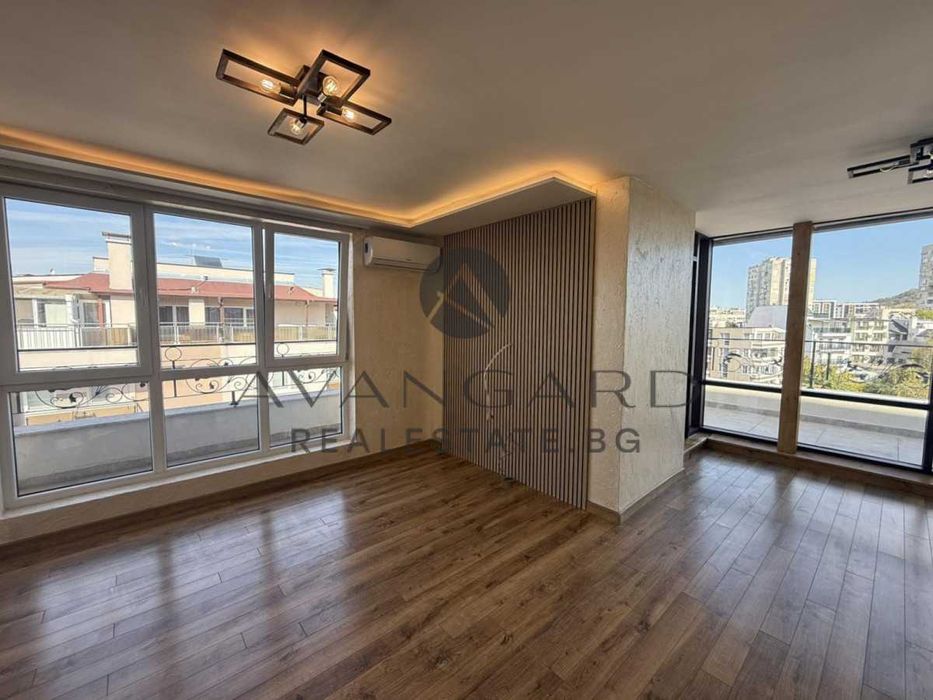 Продава се Тристаен апартамент в Пловдив, Център - 116 кв.м за 2630 €/кв.м - Снимка #1